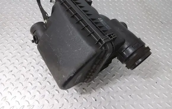 Toyota Land Cruiser (J150) Air filter box 1770111630 1770511630