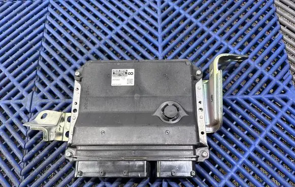Lexus CT 200H Engine control unit/module 8966176350 2762004560