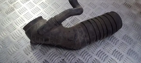 Volkswagen PASSAT B3 Air intake hose/pipe