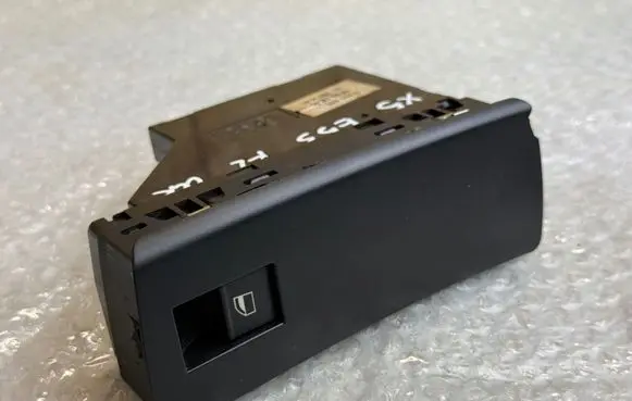 BMW X5 E53 Electric window control switch 6952800