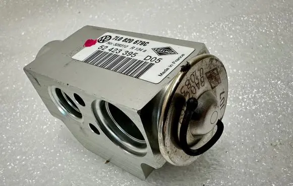 Volkswagen Touareg I Air conditioning (A/C) expansion valve 7L0820679C 52423395 328310