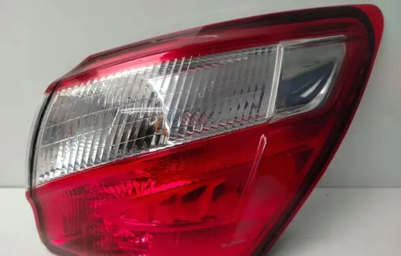 Nissan Qashqai Rear/tail lights LPT