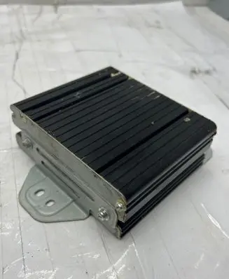 Mercedes-Benz GL X164 Sound amplifier A2049820020 Q03ZGS003