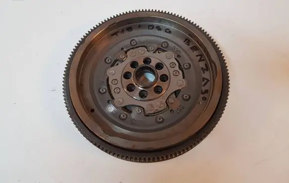 Volkswagen Tiguan Dual mass flywheel 06J105266R 110415043A 012295000528