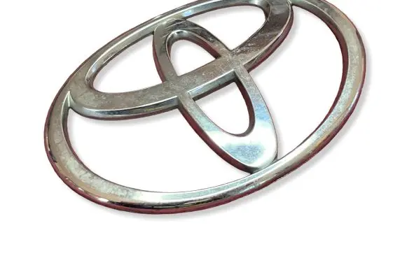 Toyota Yaris Rear door emblem/model letters MIIX343