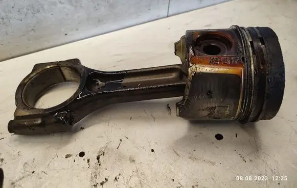 Renault Trafic II (X83) Piston with connecting rod