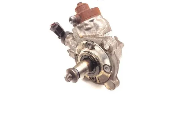 BMW X3 F25 Fuel injection high pressure pump 7810696 0445010517