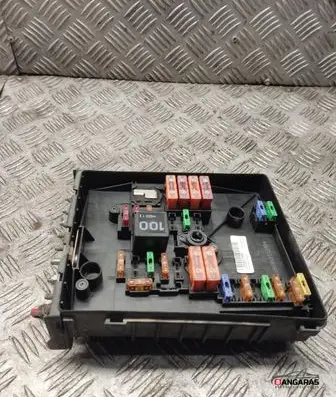 Skoda Octavia Mk2 (1Z) Fuse module 1K0937125