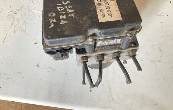 Seat Ibiza III (6L) ABS Pump 6Q0614117S 0265233712 07010420747