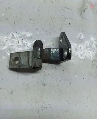 Volkswagen PASSAT B6 Rear door upper hinge