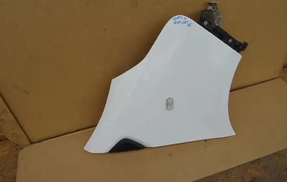 Renault Trafic III (X82) Fender