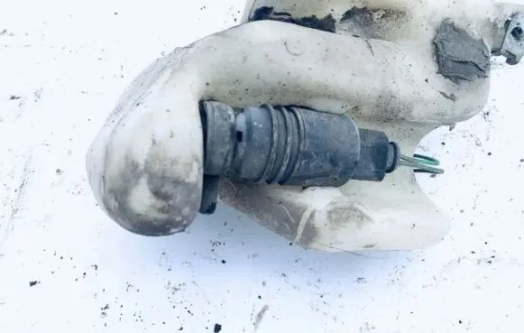 Volkswagen New Beetle Windscreen/windshield washer pump