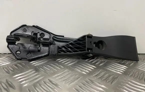Audi A7 S7 4G Engine bonnet/hood lock/latch loop/hook 4G8823480B