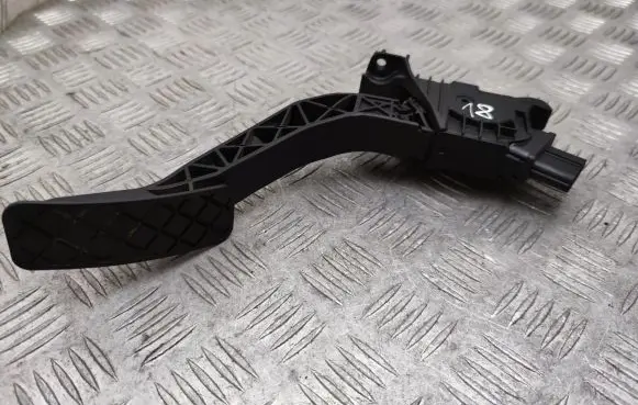 Volkswagen PASSAT B8 Accelerator throttle pedal 5Q2723503D