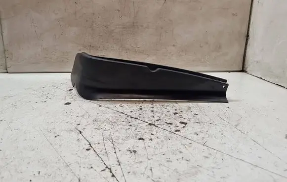 Volkswagen Touran I Rear/tail light trim molding 1T0945312