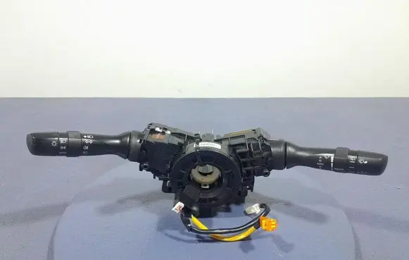 Toyota Avensis T270 Other switches/knobs/shifts 173832