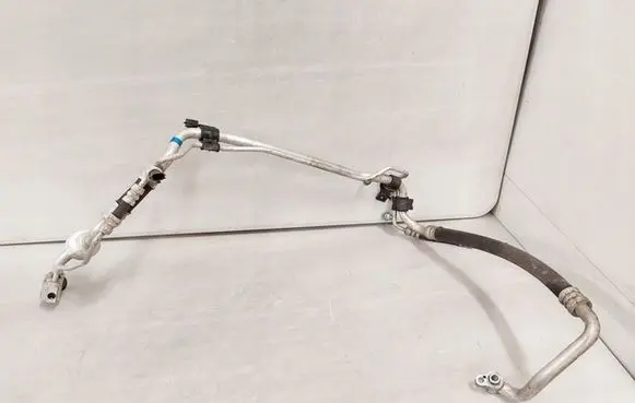 Hyundai Veloster Air conditioning (A/C) pipe/hose
