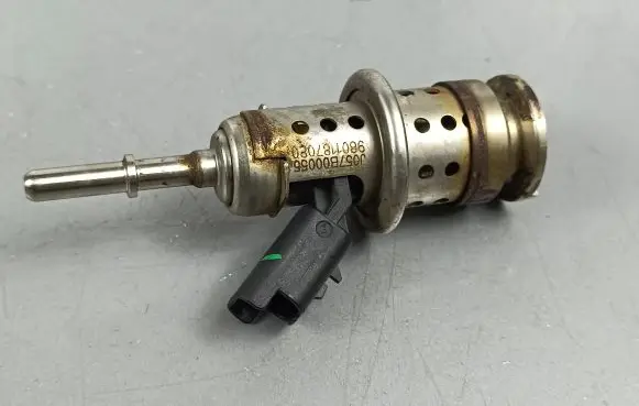 DS Automobiles 7 Crossback AdBlue injector 9801187080