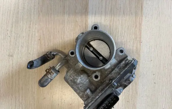Toyota Yaris Throttle valve 2203047010