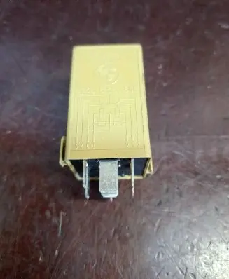 BMW X5 E53 Window control relay 61368384505 V23141B3001X15 8384505