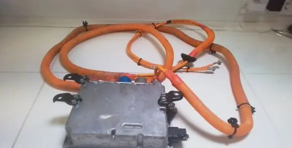 Tesla Model S Voltage converter inverter 103115900A