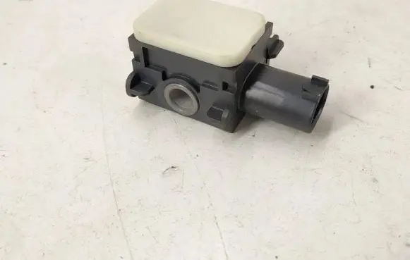 Mercedes-Benz ML W164 Airbag deployment crash/impact sensor 0038202826 A0038202826