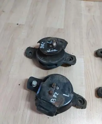 Toyota Avensis T270 Engine mount vacuum valve 