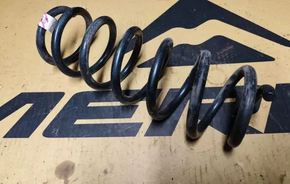 Chrysler 300 - 300C Front coil spring 04895627AB
