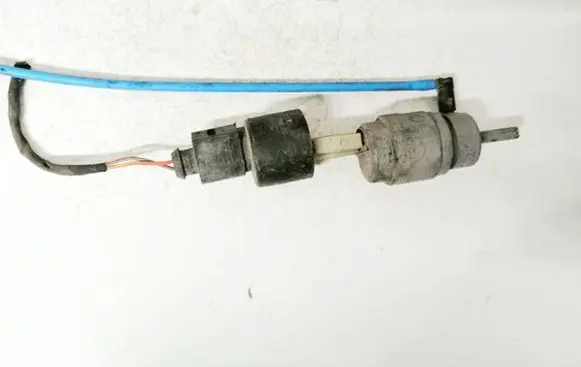 BMW 3 E30 Headlight washer pump 