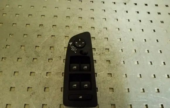 BMW 1 E81 E87 Electric window control switch 9132082