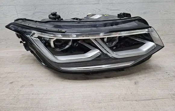 Volkswagen Tiguan Headlight/headlamp 5NB941082C