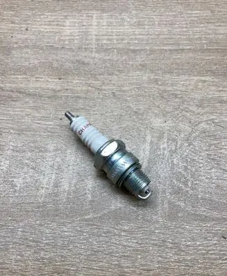 Land Rover Range Rover Classic Spark plug L92YC