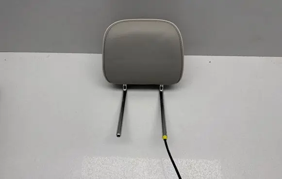 Jeep Grand Cherokee WL Rear seat headrest 