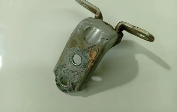 KIA Ceed Rear door lower hinge 