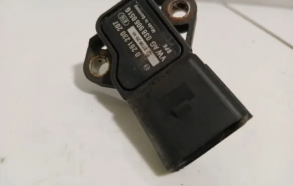 Audi A5 8T 8F Air pressure sensor 038906051G