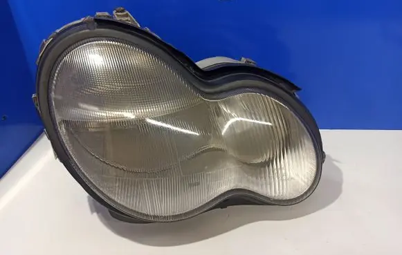 Mercedes-Benz C W203 Headlight/headlamp A2038200261