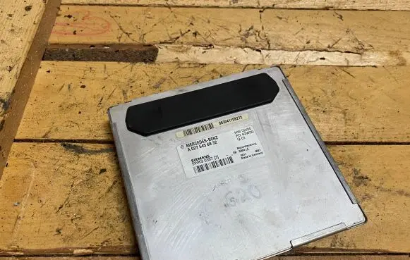 Mercedes-Benz CLK A208 C208 Engine control unit/module A0275456932 0275456932
