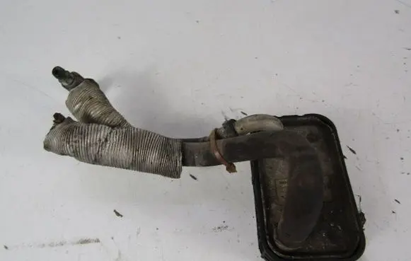 Volvo S70 V70 V70 XC Engine oil radiator 9496494
