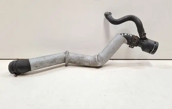 Volkswagen Touran I Engine coolant pipe/hose 1T0122101B