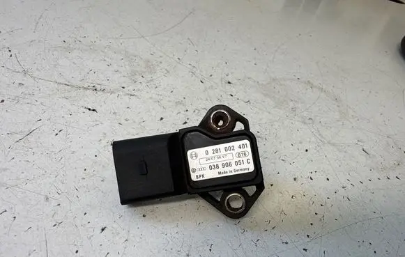 Volkswagen Transporter - Caravelle T5 Turbo air boost pressure sensor 0281002401 24073AV7 038906051C