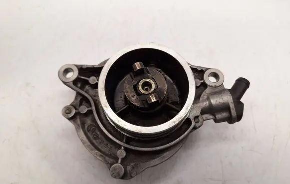 BMW 3 E46 Vacuum pump 7787366 11667787366 11667795142