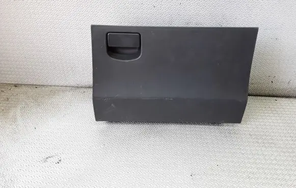 Toyota Yaris Glove box lid/cover 555500D060