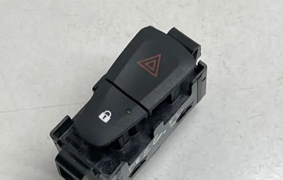 Renault Megane III Hazard light switch 252100502RD 5051427