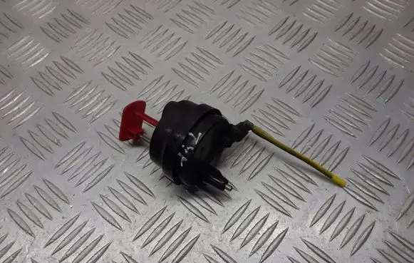 Mercedes-Benz E W210 Fuel tank cap lock 400181