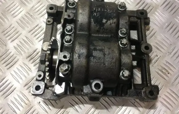 Opel Vectra B Oil pump 90573814