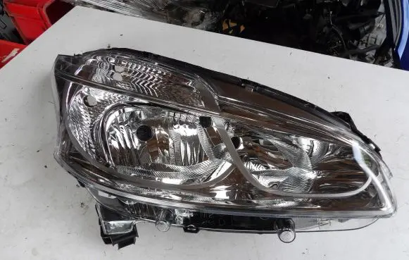 Peugeot 208 Headlight/headlamp 9802221280
