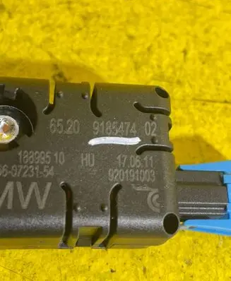 Mini Cooper Countryman R60 Aerial antenna amplifier 9185474