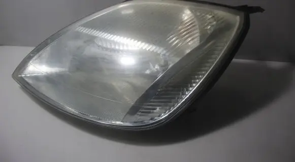 Ford Fiesta Headlight/headlamp