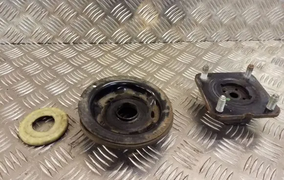 Mazda CX-7 Coil spring mount 