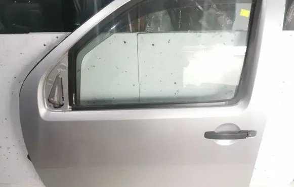 Nissan Navara Front door
